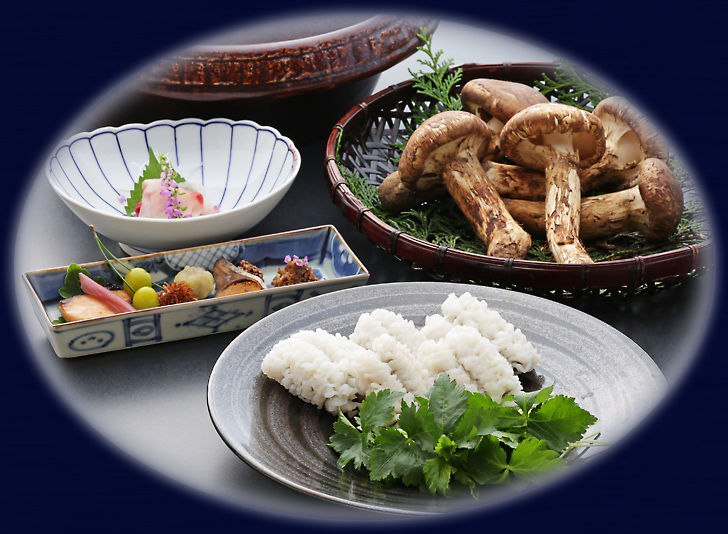 松茸と鱧の鍋の写真